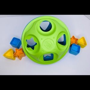 Green Toy shape sorter